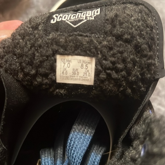 NWT high top vans - Picture 3 of 4